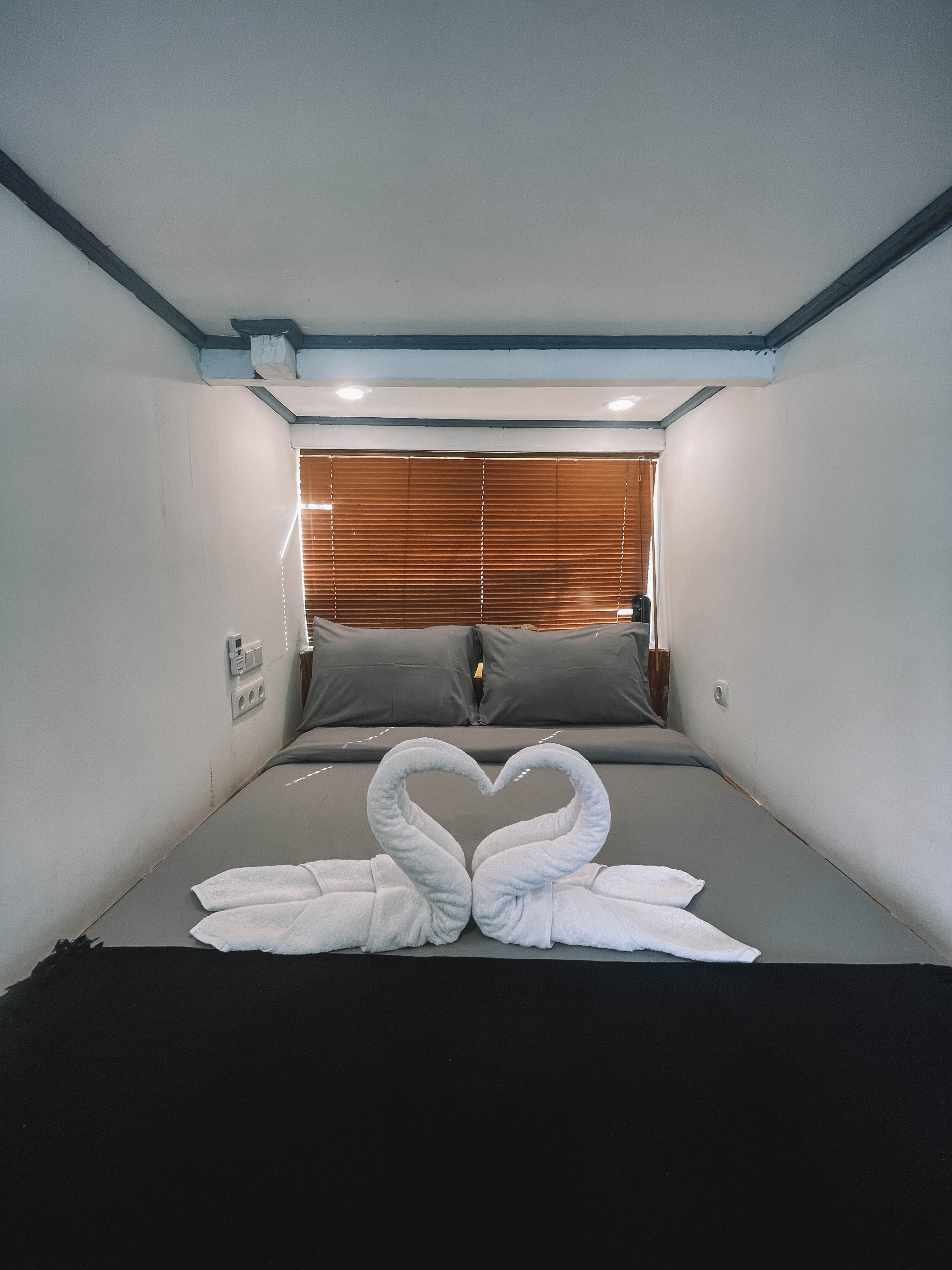 2 Capsule Cabin