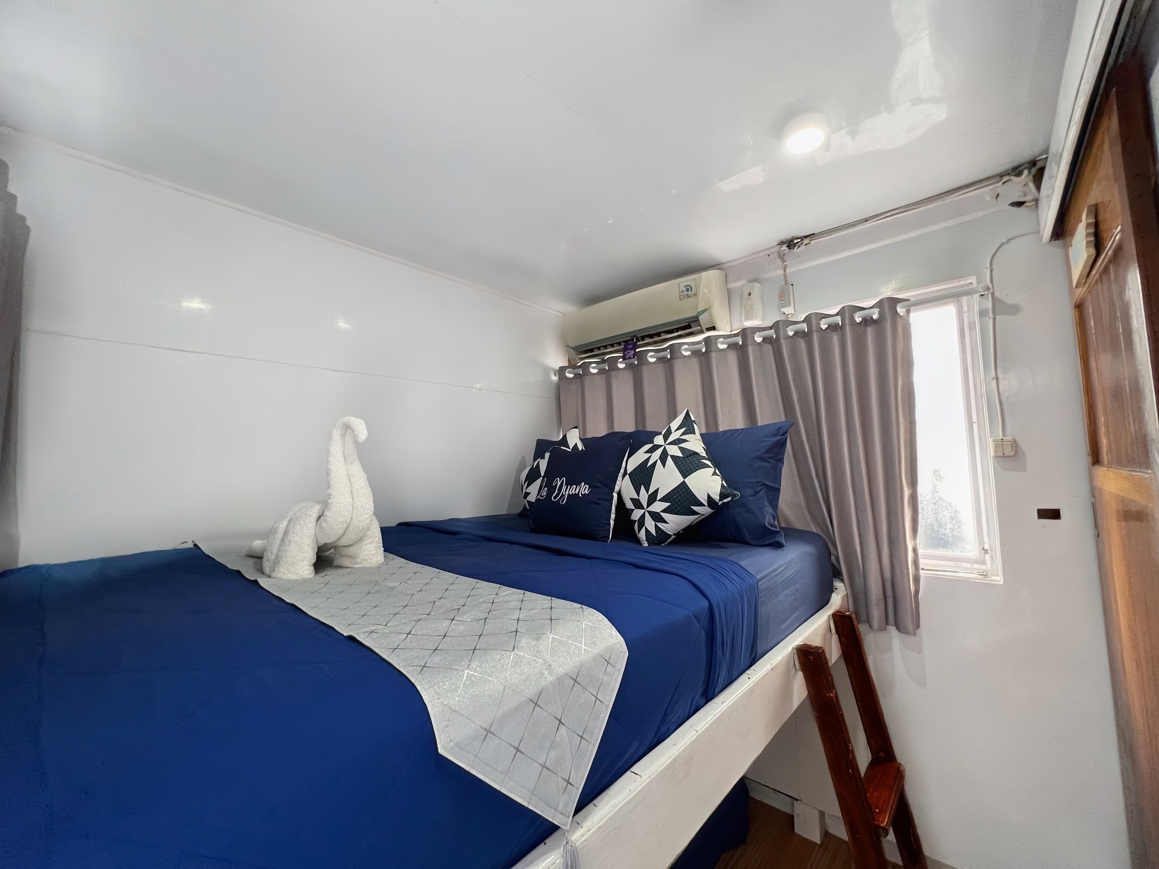Private Cabin